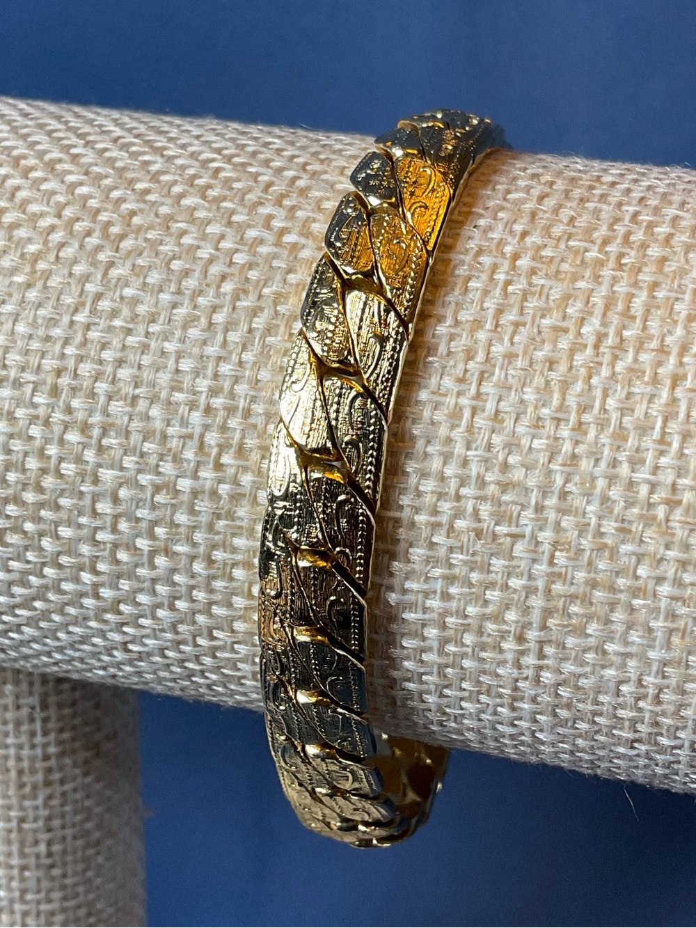 Vintage Sarah Coventry Gold Tone Textured Link Bracelet Signed Designer Costume